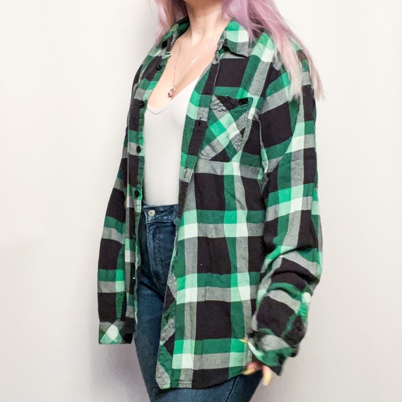 Adorable Oversized Green Flannel - Picture 2 of 5